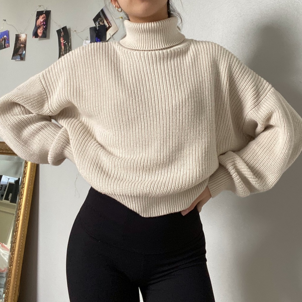 Brandy Melville turtle neck